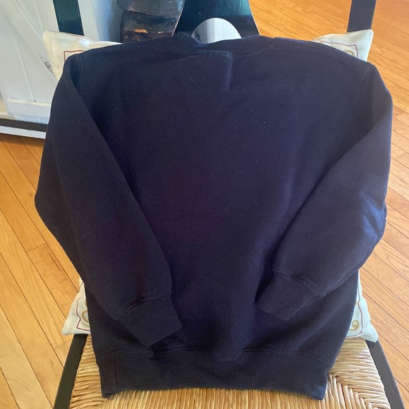 Adorable Christmas Sweatshirt 🎅 🎄 - Picture 3 of 7